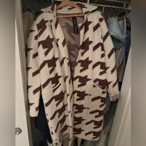 love token houndstooth print Kelsie Cardigan brown and white